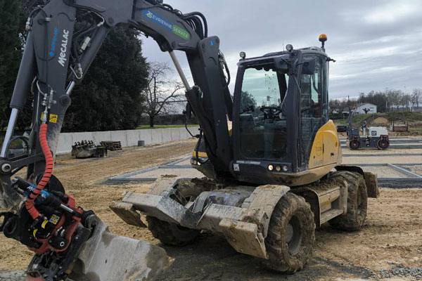 Pelles urbaines à pneus (+1 à chenilles caoutchouc) 